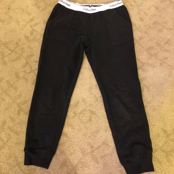 Calvin Klein joggers - Picture 3 of 3